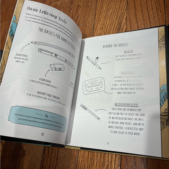 Creative Lettering & Beyond Art & Stationery Kit Includes a 40-page Project Book - Picture 6 of 6